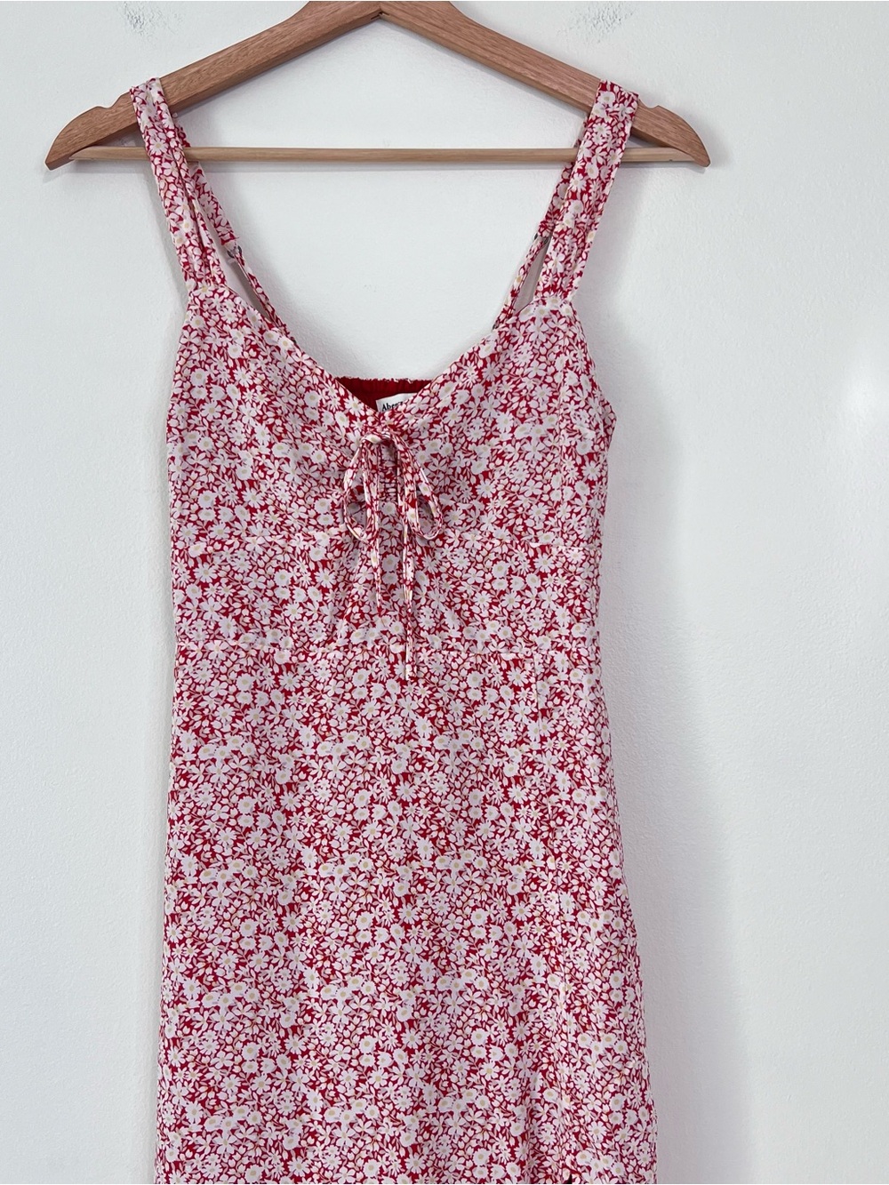 Abercrombie & Fitch Floral Slip Midi Dress Red White Daisy Side Slit Size XS - Picture 3 of 9